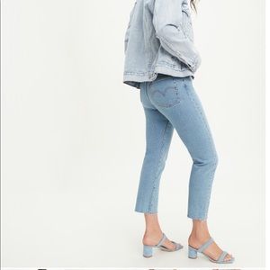 Levi Wedgie Straight Leg Ankle Pant 👖